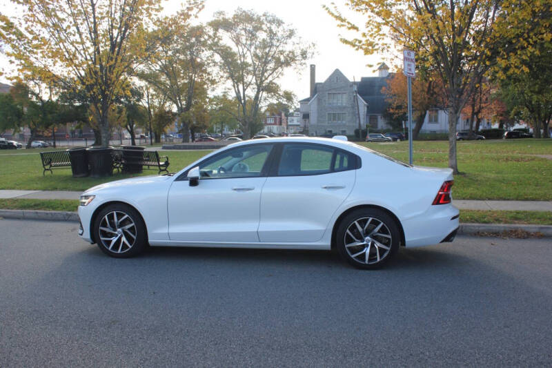 2020 Volvo S60 T5 Momentum