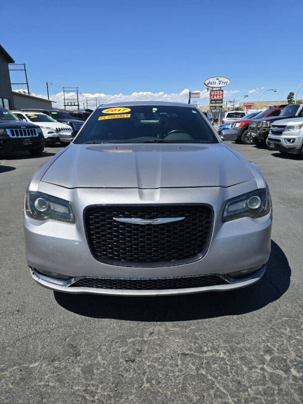 2017 Chrysler 300 S