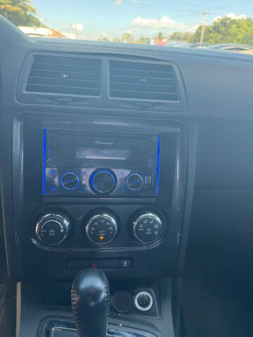 2013 Dodge Challenger SXT