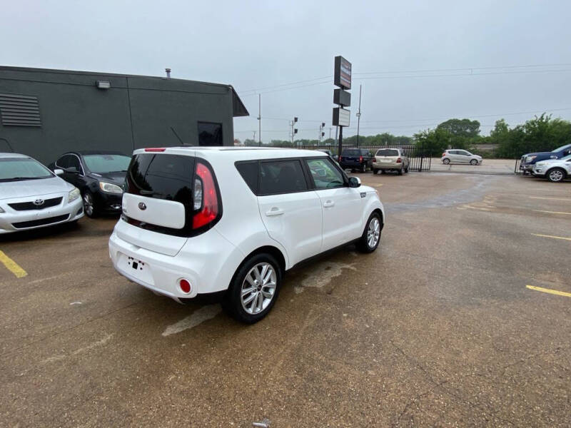 2018 Kia Soul +