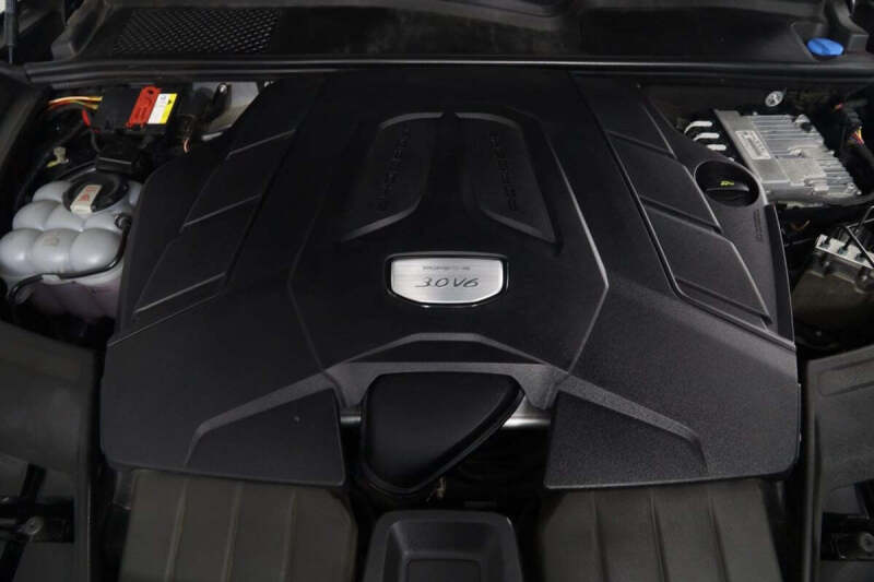 2022 Porsche Cayenne Platinum Edition