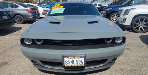 2017 Dodge Challenger SXT Plus