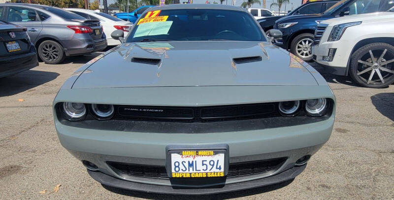 2017 Dodge Challenger SXT Plus