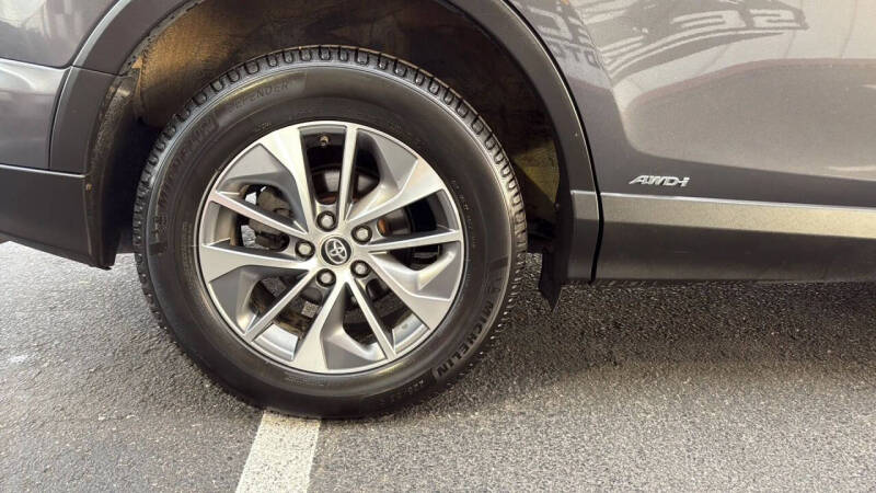 2016 Toyota RAV4 Hybrid XLE