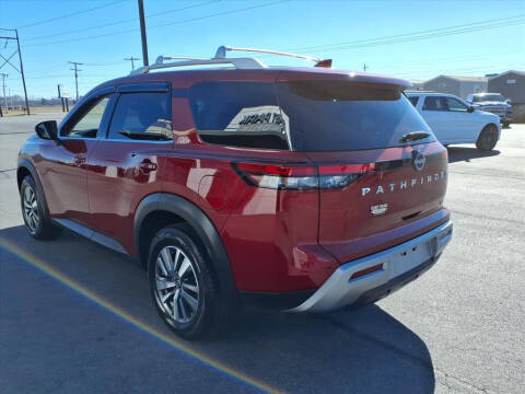 2023 Nissan Pathfinder SL