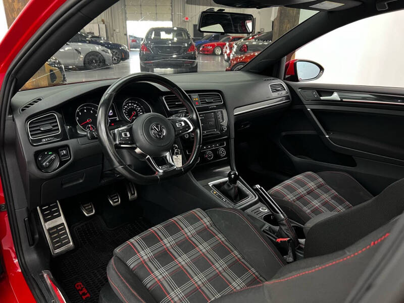 2016 Volkswagen Golf GTI S photo 12