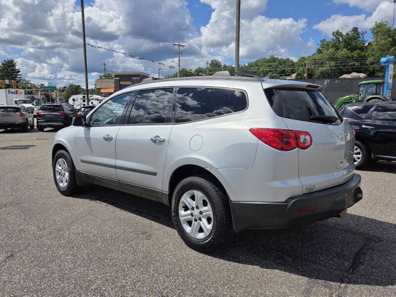 2012 Chevrolet Traverse LS - Photo 7