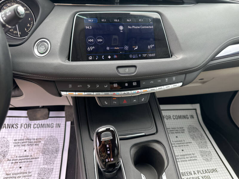 2022 Cadillac XT4 Luxury
