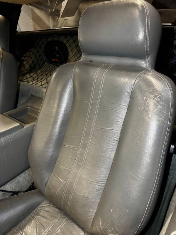 1981 DeLorean DMC-12
