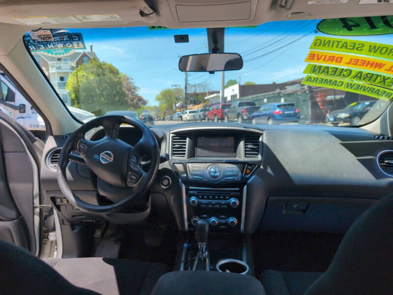 2014 Nissan Pathfinder SV