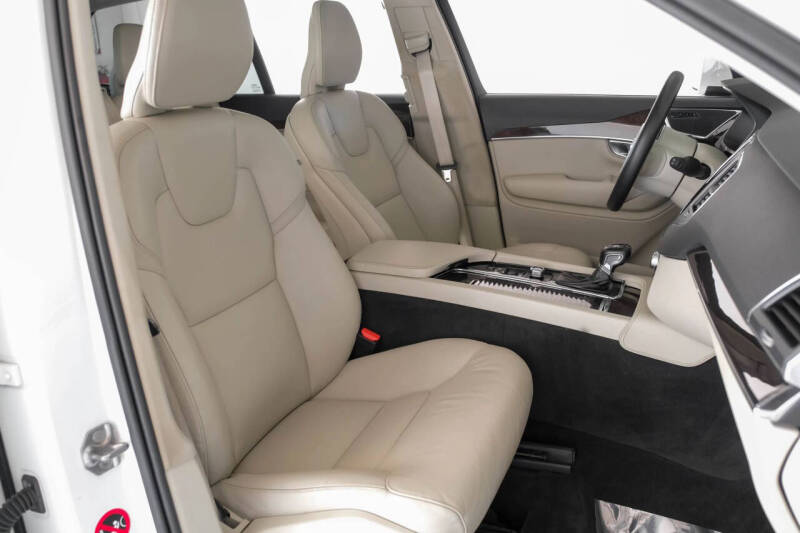 2019 Volvo XC90 T5 Momentum
