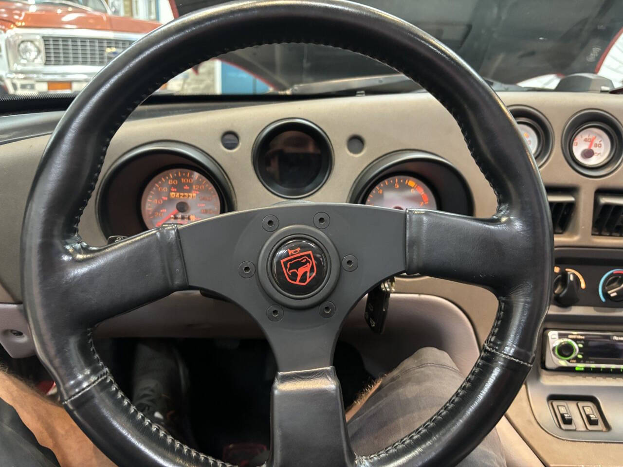 1994 Dodge Viper 35