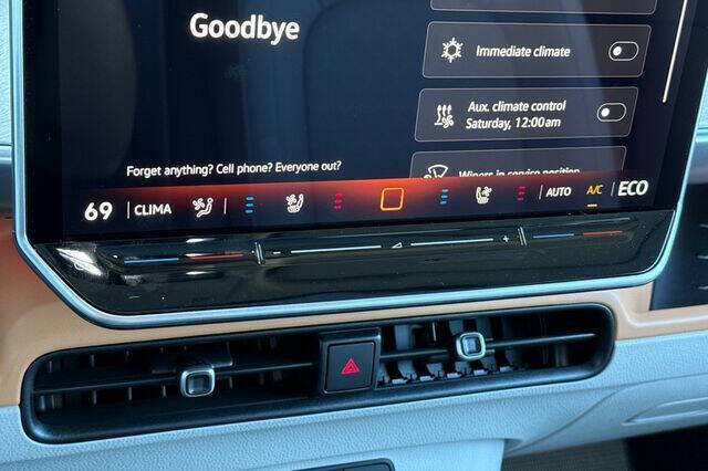 2025 Volkswagen ID. Buzz Pro S Plus