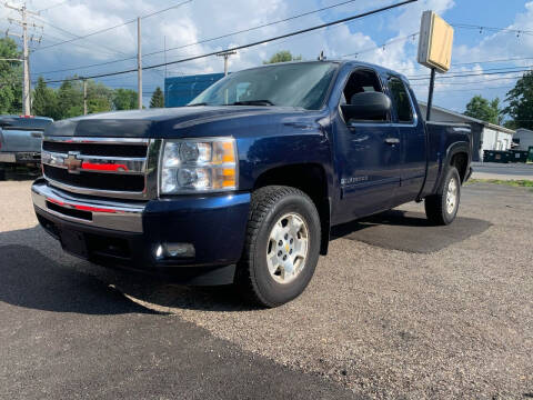 2011 Chevrolet Silverado 1500 for sale at MEDINA WHOLESALE LLC in Wadsworth OH