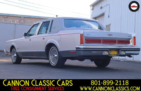 1984 Lincoln Town Car Signature