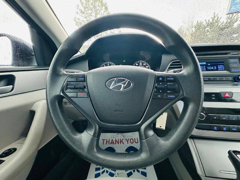 2015 Hyundai Sonata SE photo 18