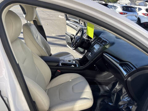 2017 Ford Fusion Hybrid Titanium