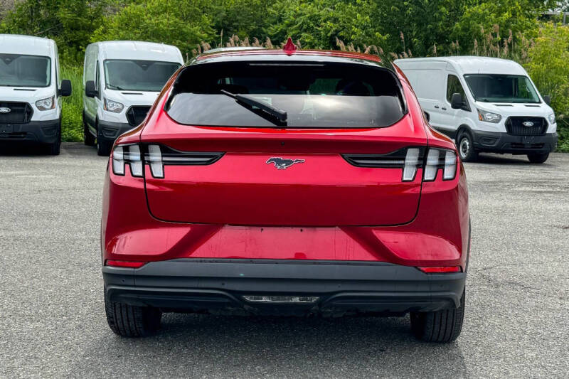 2022 Ford Mustang Mach-E Select