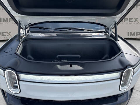 2023 Rivian R1T Adventure