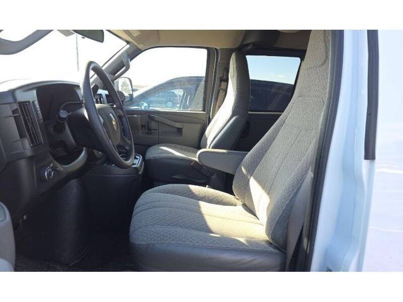 2025 Chevrolet Express LT 3500