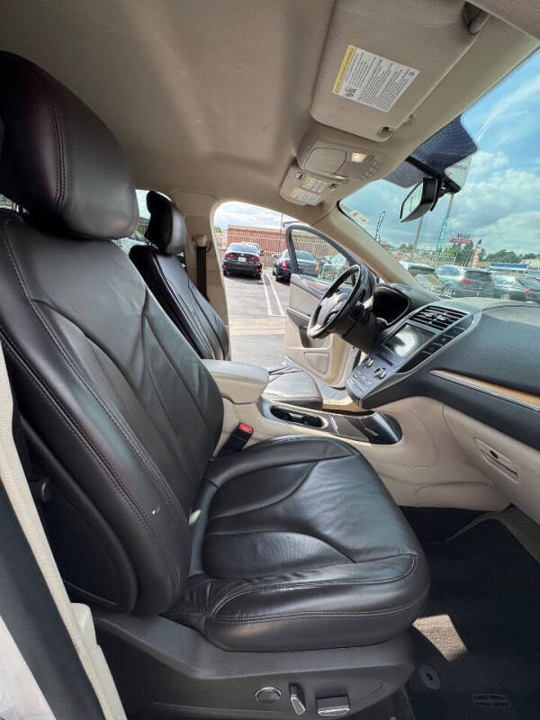 2017 Lincoln MKC Select