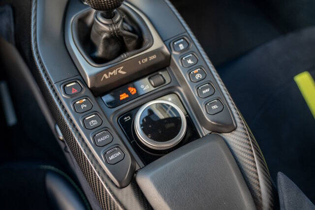 2020 Aston Martin Vantage 26
