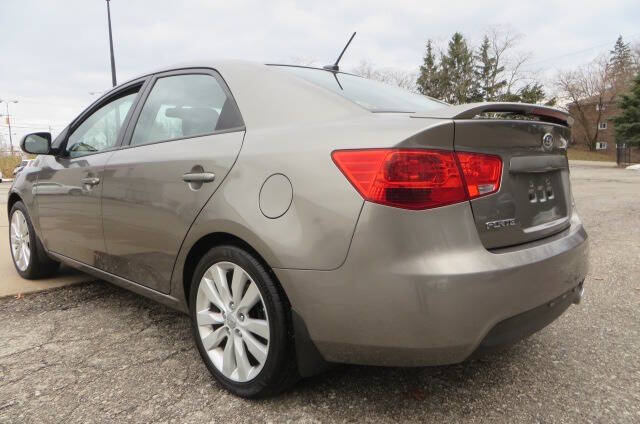 2011 Kia Forte SX photo 25