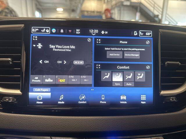 2026 Chrysler Pacifica Select