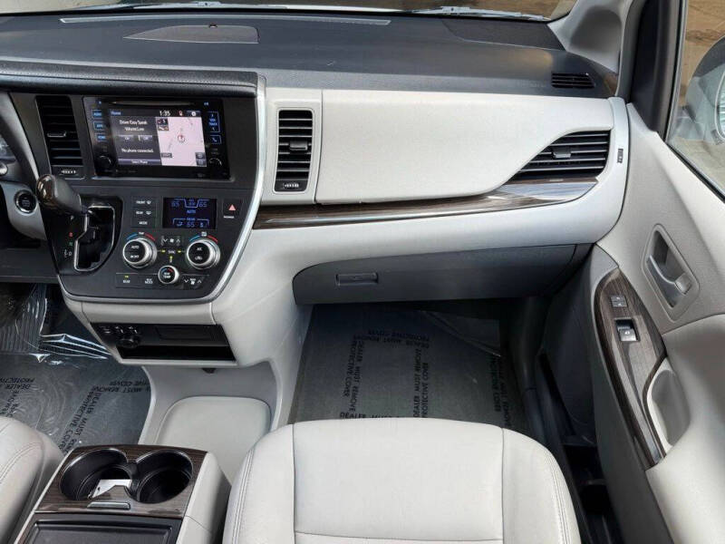 2017 Toyota Sienna