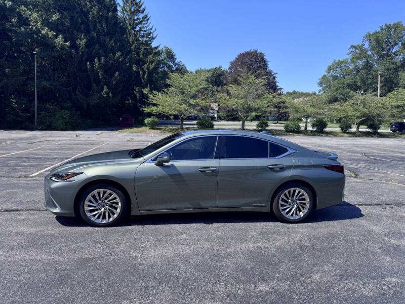 2019 Lexus ES 300h Ultra Luxury