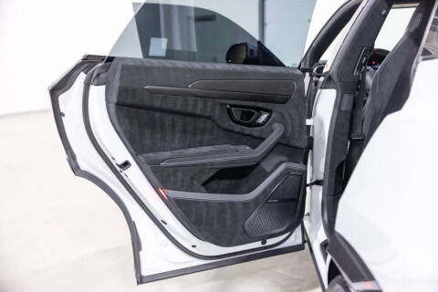 2023 Lamborghini Urus Performante