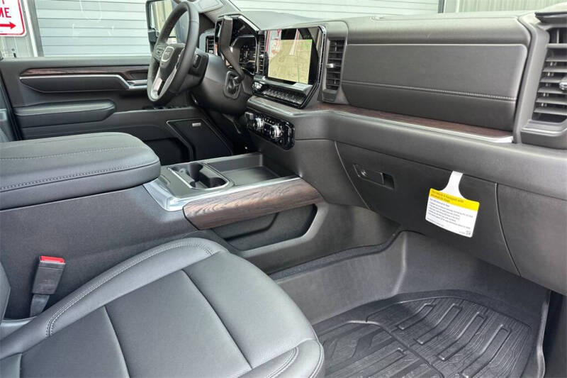 2025 GMC Sierra 2500HD