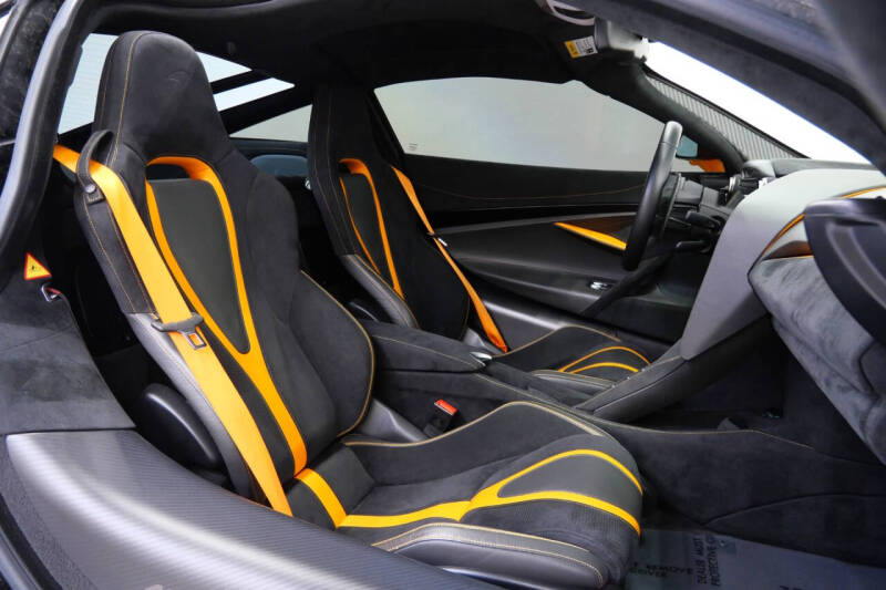 2022 McLaren 720S Performance