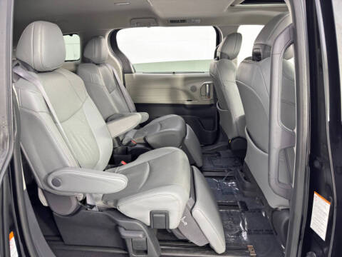 2022 Toyota Sienna Limited 7-Passenger