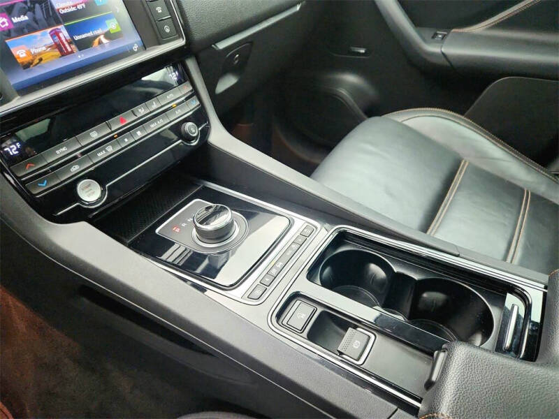 2018 Jaguar F-PACE 25t Prestige