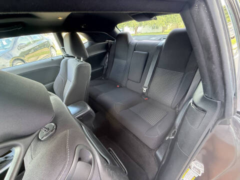 2015 Dodge Challenger SXT