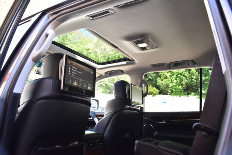 2018 Lexus LX 570 Three-Row