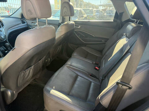 2017 Hyundai Santa Fe SE