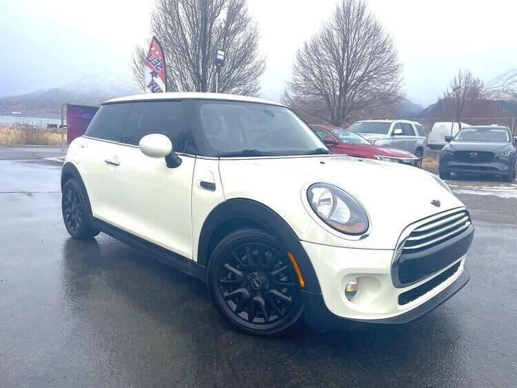 2018 MINI Cooper Oxford Edition's photo