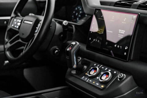 2024 Land Rover Defender 130 P400 X-Dynamic SE