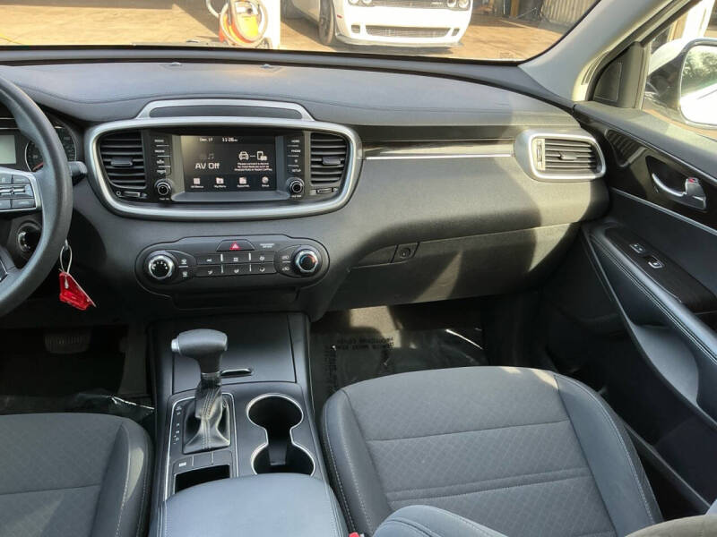 2020 Kia Sorento LX V6