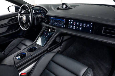 2024 Porsche Taycan GTS Sport Turismo