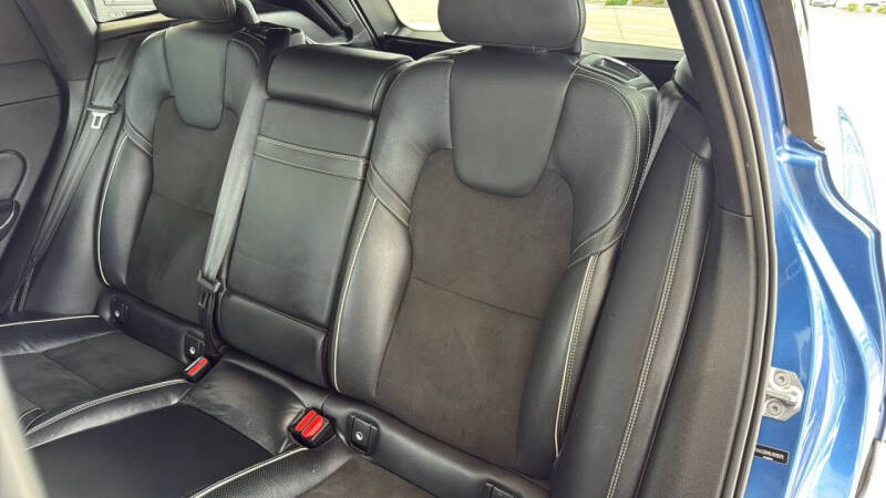 2018 Volvo XC60 T6 R-Design