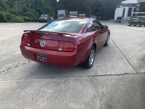 2005 Ford Mustang V6 Deluxe