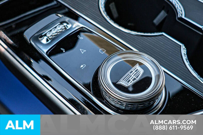 2025 Cadillac LYRIQ Luxury 1