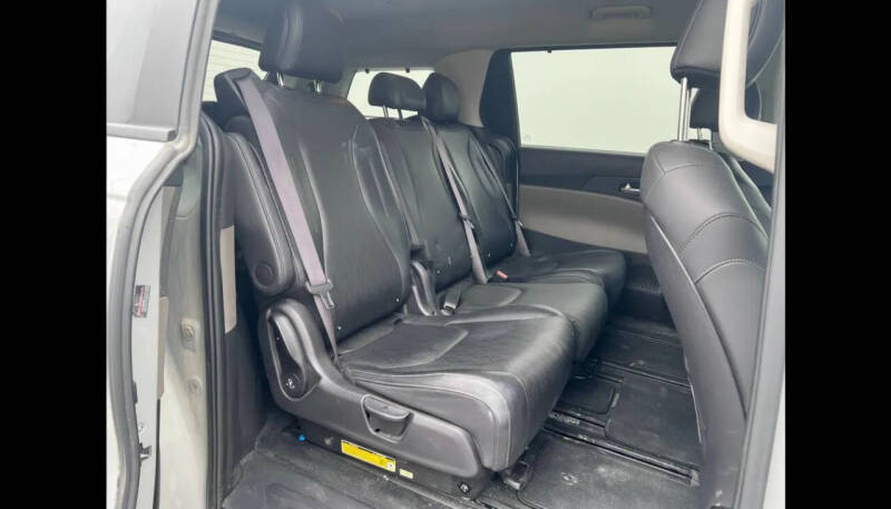 2025 Kia Carnival EX
