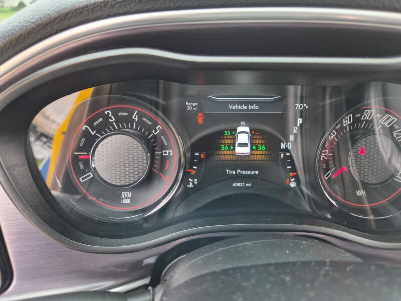 2017 Dodge Challenger SXT Plus