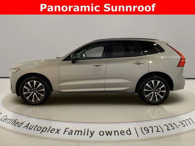 2025 Volvo XC60 B5 Core Dark Theme