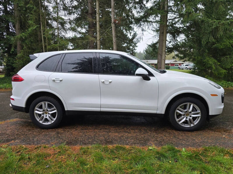 2017 Porsche Cayenne Platinum Edition