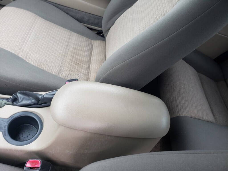 2004 Ford Mustang Deluxe